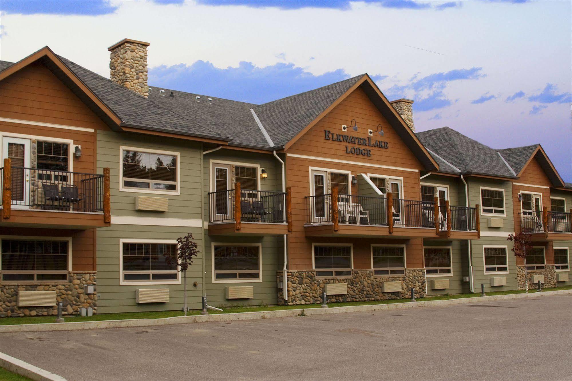 Elkwater Lake Lodge And Resort Exterior photo