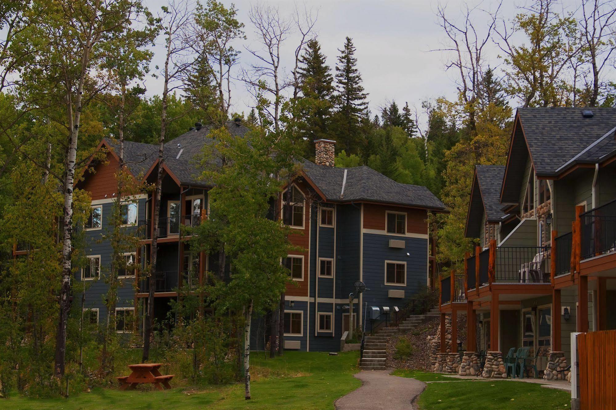 Elkwater Lake Lodge And Resort Exterior photo